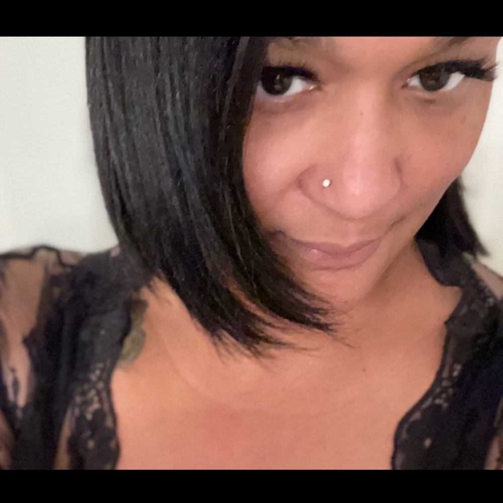 Meet your Posher, Naila